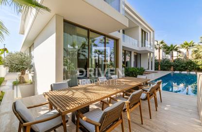 Villa - 6 Bedrooms - 7 Bathrooms for sale in La Mer South Island - La Mer - Jumeirah - Dubai