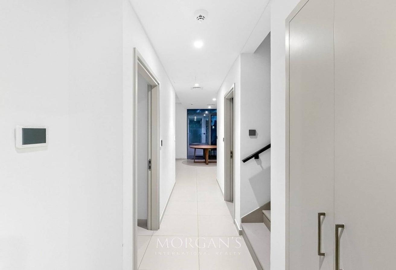4BR Villa | Spacious Layout | With Garden photo 8