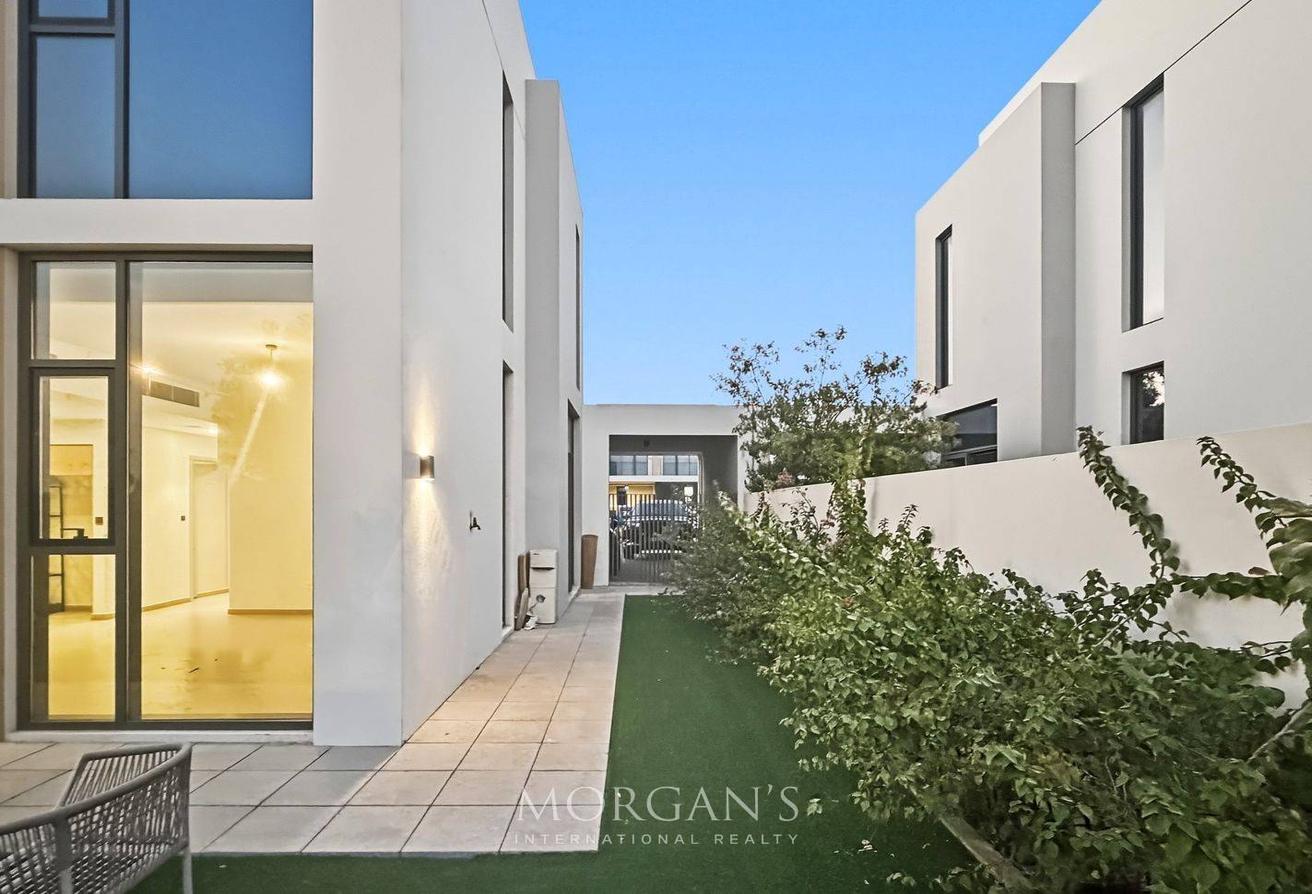 4BR Villa | Spacious Layout | With Garden photo 17