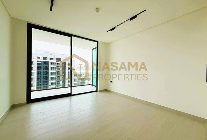 Pool View | Prime location | Spacious Unit | Higher floor photo 3