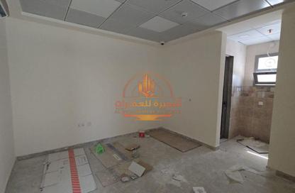 Warehouse - Studio - 1 Bathroom for rent in Al Jlail - Al Sajaa - Sharjah