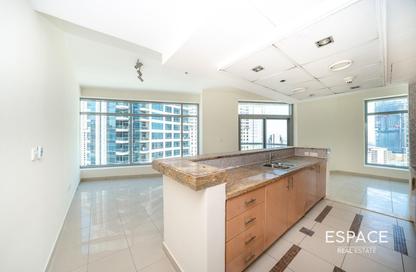 Apartment - 1 Bedroom - 2 Bathrooms for rent in Fairfield Tower - Park Island - Dubai Marina - Dubai