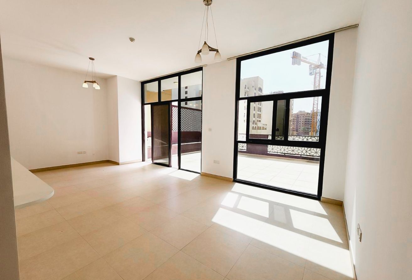 Burj Khalifa View | Well Maintained | Near Metro