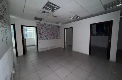 Office Space - Studio - 1 Bathroom for rent in Sheikh Zayed Road - Dubai