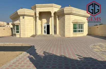 Villa - 5 Bedrooms - 6 Bathrooms for rent in Al Aweer 2 - Al Aweer - Dubai Villa - 5 Bedrooms - 6 Bathrooms for rent in Al Aweer 2 - Al Aweer - Dubai