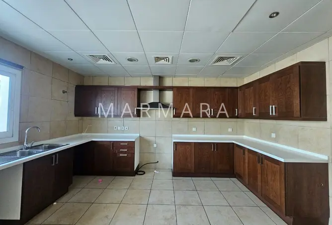163244997 - Property Image 3