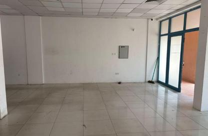 متجر - استوديو - 1 حمام للايجار في إم05 - طراز فارسي - المدينة العالمية - دبي متجر - استوديو - 1 حمام للايجار في إم05 - طراز فارسي - المدينة العالمية - دبي