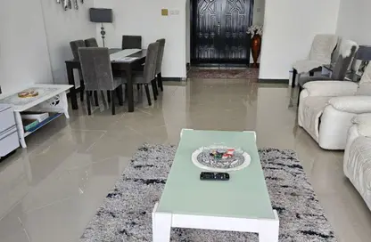 شقة - 2 غرف نوم - 2 حمامات للايجار في مساكن كورنيش عجمان - طريق كورنيش عجمان - عجمان