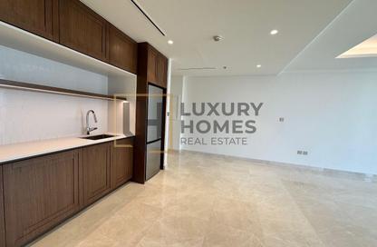 Apartment - 1 Bedroom - 1 Bathroom for sale in Palace Beach Residence Tower 1 - Palace Beach Residence - EMAAR Beachfront - Dubai Harbour - Dubai