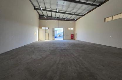 Warehouse - Studio - 1 for rent in Umm Al Thuoob - Umm Al Quwain