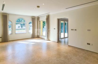 Villa - 3 - 4 for rent in District 5 - Jumeirah Park - Dubai