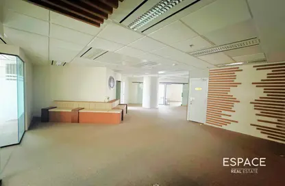 مكتب - استوديو - 2 حمامات للايجار في برج بارك - شارع الشيخ زايد - دبي