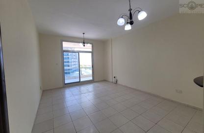 Apartment - 1 - 2 for rent in University View Block A - University View - Dubai Silicon Oasis - Dubai