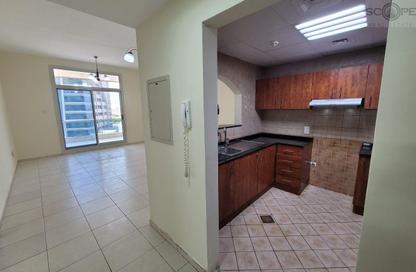 Apartment - 1 - 2 for rent in University View Block A - University View - Dubai Silicon Oasis - Dubai