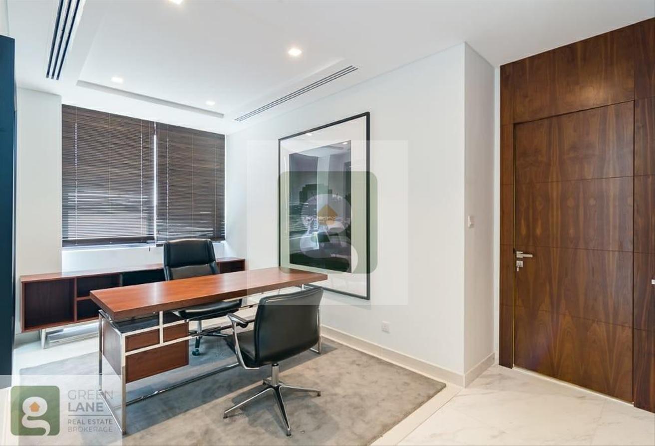 Vacant | Furnished Paramount Townhouse | Pool photo 15