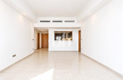 Apartment - 3 - 5 for rent in Marina Residences 2 - Marina Residences - Palm Jumeirah - Dubai