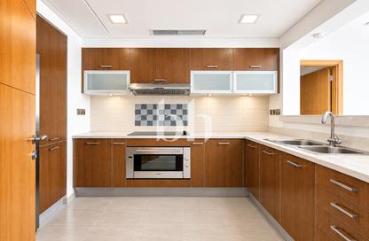 Apartment - 3 - 5 for rent in Marina Residences 2 - Marina Residences - Palm Jumeirah - Dubai