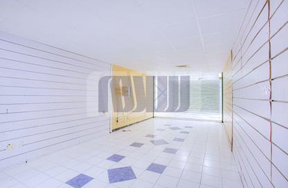 Shop - Studio for rent in Al Salam Centre - Naif - Deira - Dubai