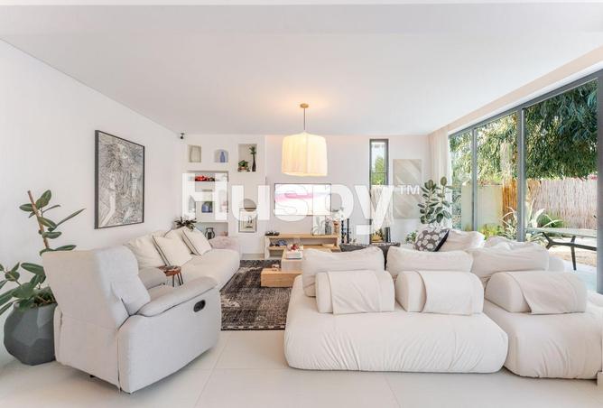 94012148 - Property Image 2