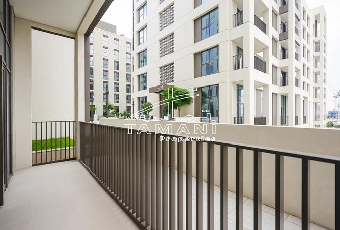 Spacious corner unit Community view Brand new photo 3