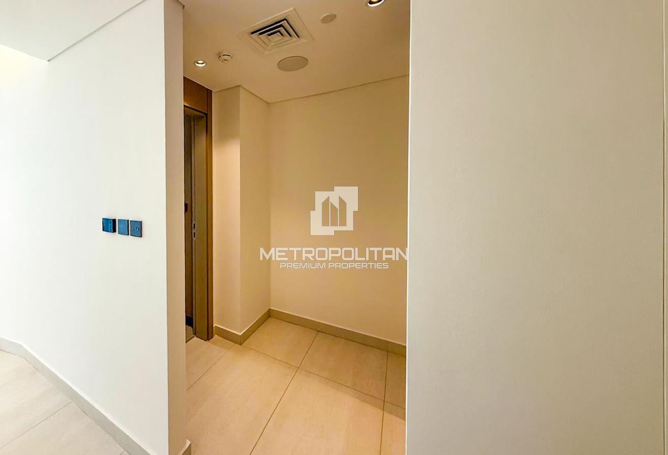 Spacious Layout | Prime Location | Hot Deal photo 9