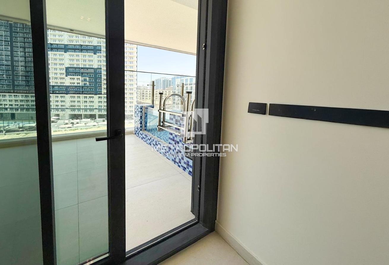 Spacious Layout | Prime Location | Hot Deal photo 11