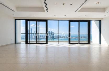 Apartment - 3 Bedrooms - 5 Bathrooms for rent in Al Khan Corniche - Al Khan - Sharjah
