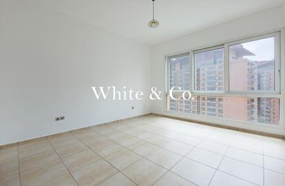 Apartment - 3 Bedrooms - 4 Bathrooms for rent in Marina Residences 6 - Marina Residences - Palm Jumeirah - Dubai