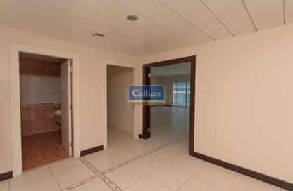 Apartment - 3 Bedrooms - 4 Bathrooms for rent in Baynuna Tower 2 - Corniche Road - Abu Dhabi