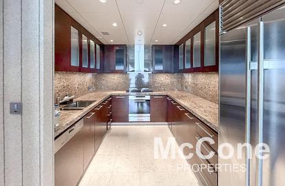 Apartment - 2 Bedrooms - 3 Bathrooms for rent in Burj Khalifa - Burj Khalifa Area - Downtown Dubai - Dubai