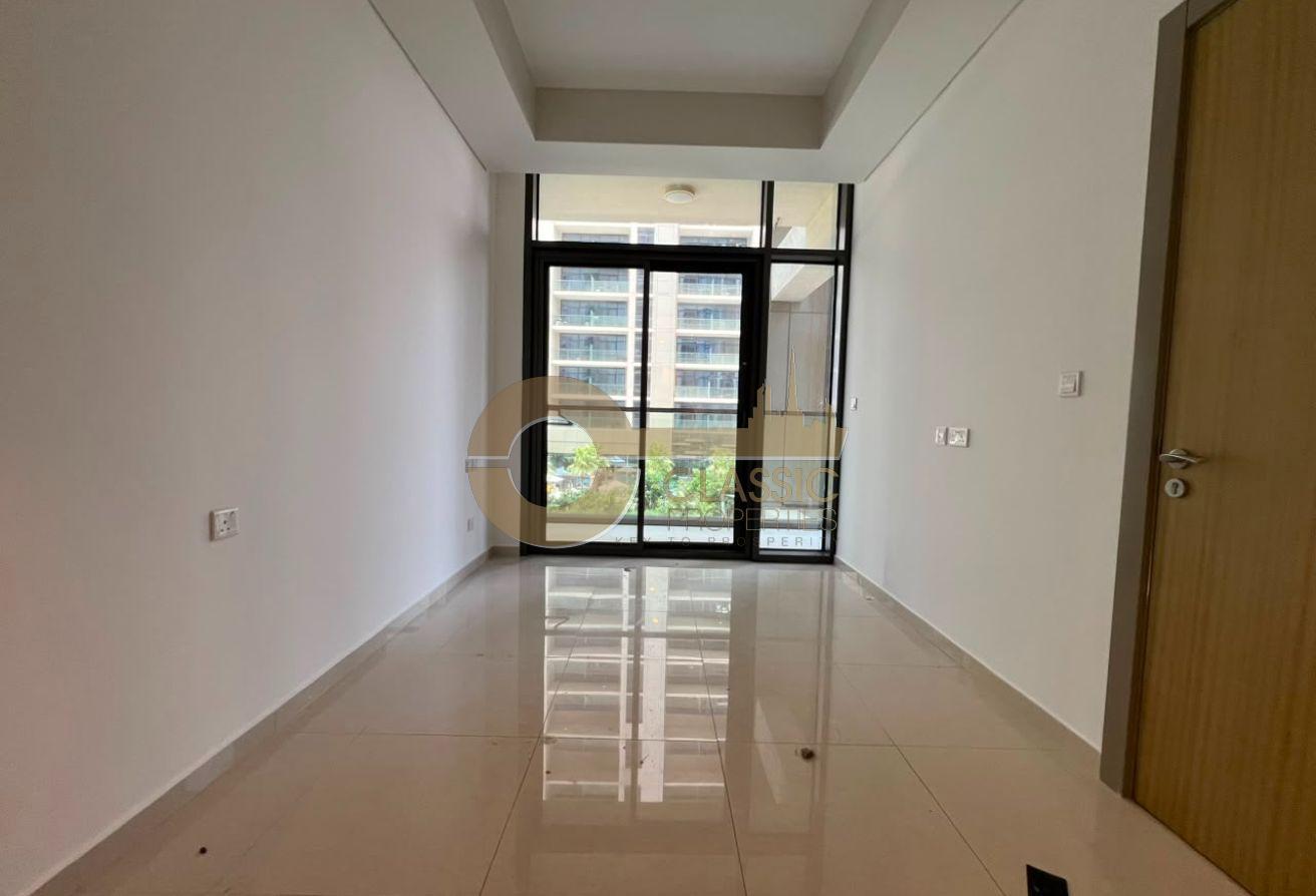 MID FLOOR | READY TO MOVE IN | POOL VIEW photo 5