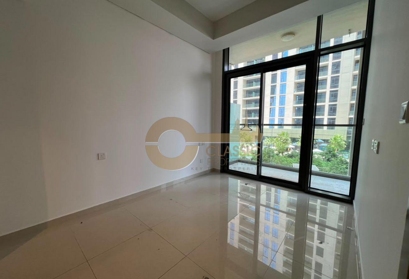 MID FLOOR | READY TO MOVE IN | POOL VIEW photo 4