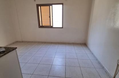 Apartment - Studio - 1 Bathroom for rent in Al Butina 9 Building - Al Butina - Sharjah Apartment - Studio - 1 Bathroom for rent in Al Butina 9 Building - Al Butina - Sharjah