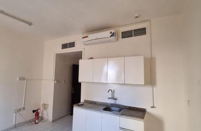 Apartment - Studio - 1 Bathroom for rent in Al Butina 9 Building - Al Butina - Sharjah Apartment - Studio - 1 Bathroom for rent in Al Butina 9 Building - Al Butina - Sharjah