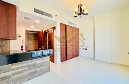 Apartment - 1 Bathroom for rent in Al Souk Al Kabeer - Bur Dubai - Dubai