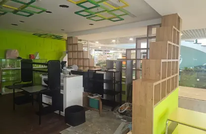 Retail - Studio for rent in Al Hanaa Centre - Al Jafiliya - Dubai