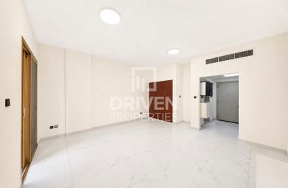 Apartment - Studio - 1 for rent in Building T04 - Spain Cluster - International City - Dubai Apartment - Studio - 1 for rent in Building T04 - Spain Cluster - International City - Dubai