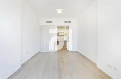 شقة - 1 حمام للايجار في بلوم تاورز سي - ابراج بلووم - الضاحية 10 - قرية جميرا الدائرية - دبي