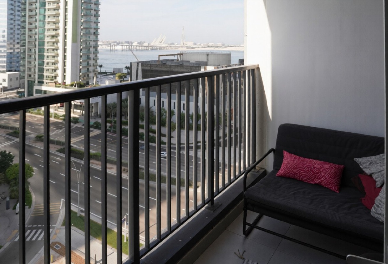 Elegant Unit | Balcony | Prime location