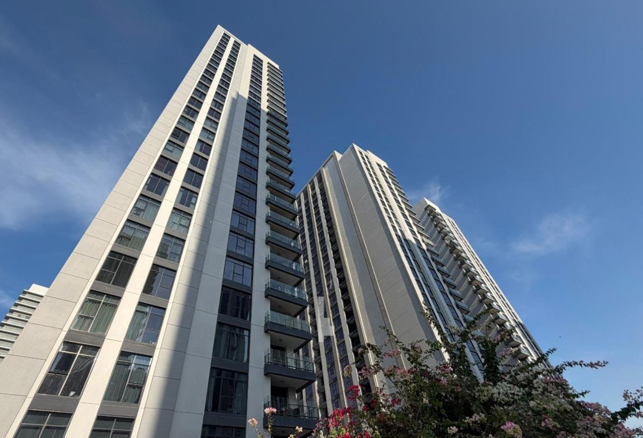 Elegant Unit | Balcony | Prime location