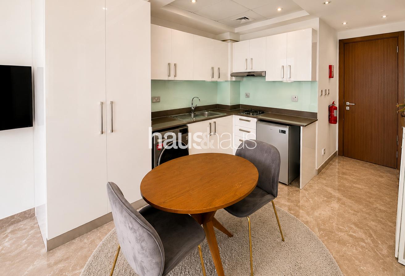 Fully Furnished | Full Marina View | Top Floor photo 5