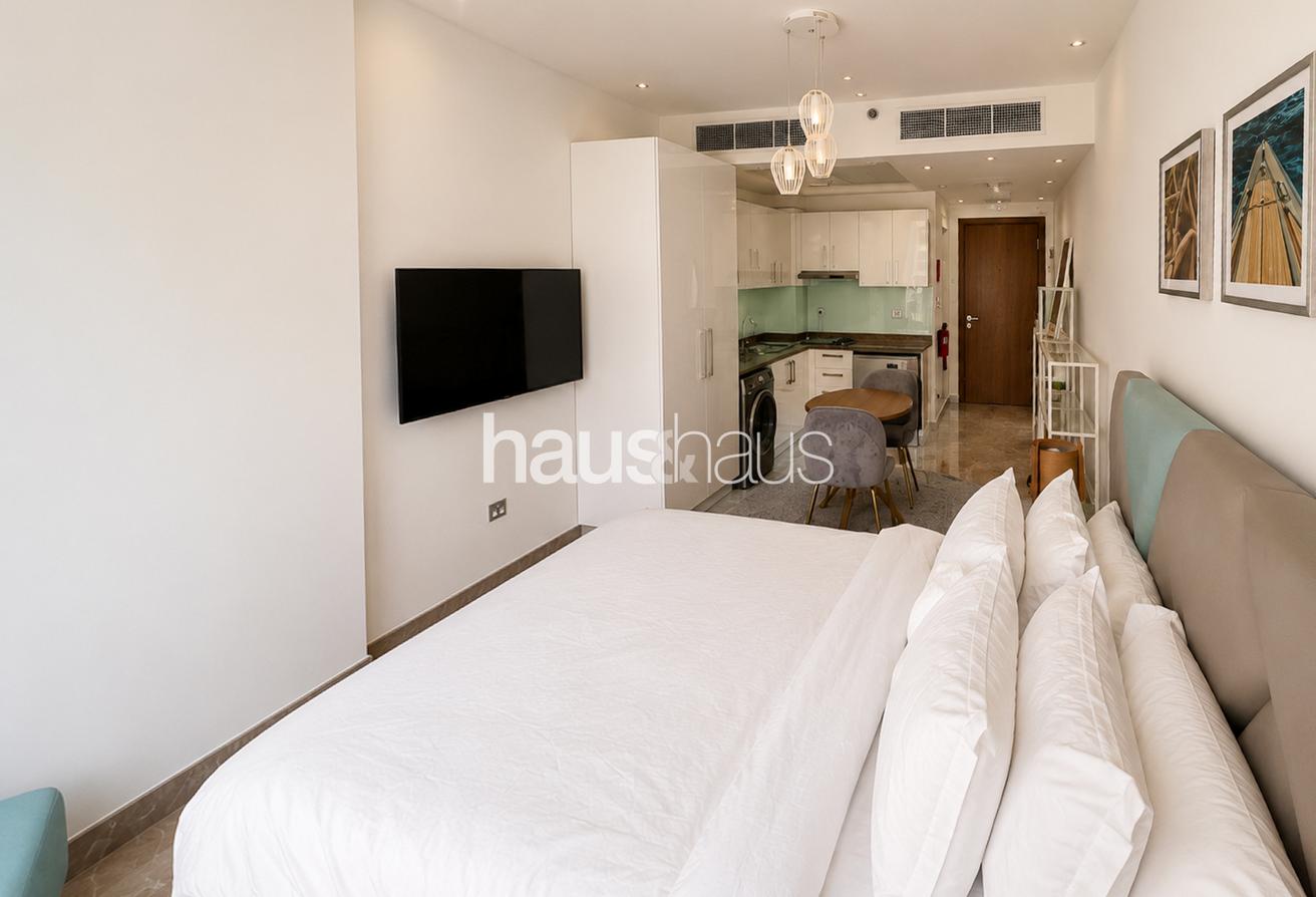 Fully Furnished | Full Marina View | Top Floor photo 8