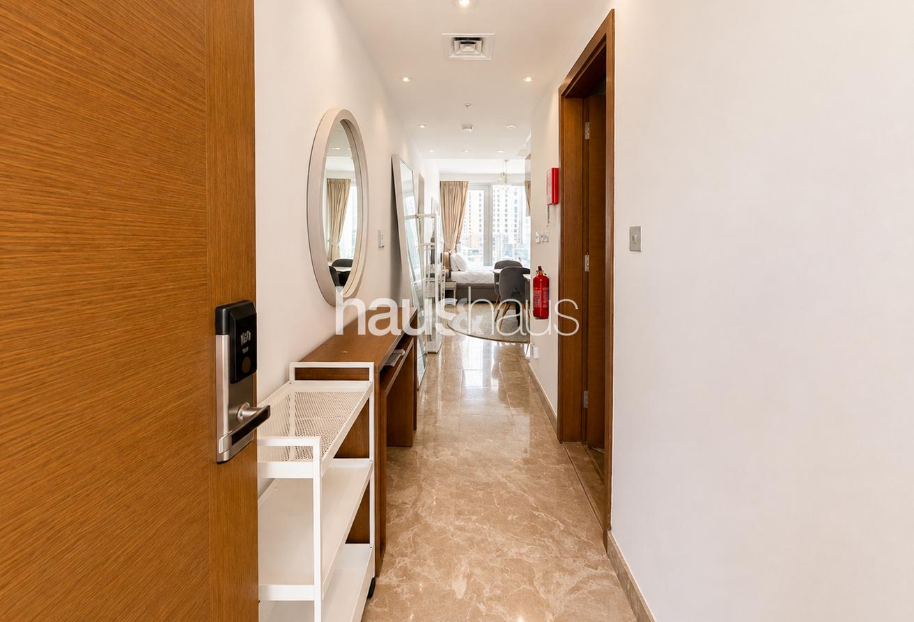 Fully Furnished | Full Marina View | Top Floor photo 7