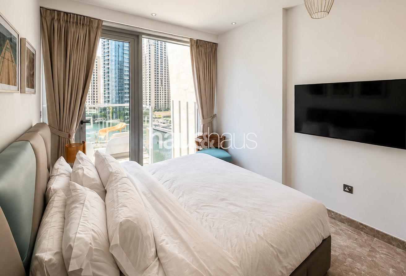 Fully Furnished | Full Marina View | Top Floor photo 4