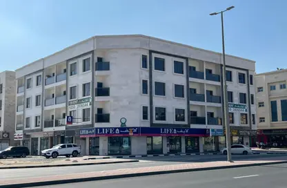 عمارة بالكامل - 8 غرف نوم - 8 حمامات للبيع في مويلح - الشارقة