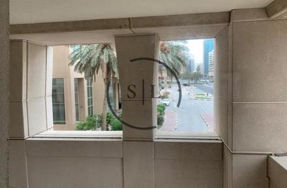 Apartment - 1 - 2 for rent in Emaar Tower B - Emaar Towers - Deira - Dubai