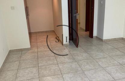 Apartment - 1 - 2 for rent in Emaar Tower B - Emaar Towers - Deira - Dubai