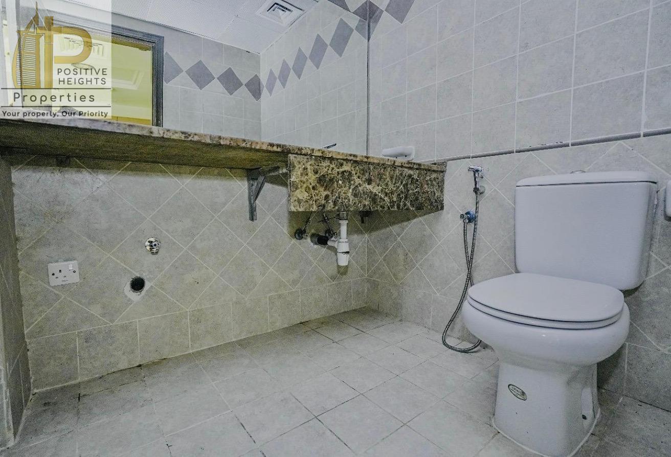 Best Unit | Huge Size | Close to MOE | Family BLDG photo 13