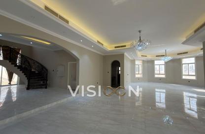 Villa - 5 - 7 for rent in Al Aweer 1 - Al Aweer - Dubai Villa - 5 - 7 for rent in Al Aweer 1 - Al Aweer - Dubai