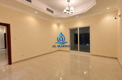 Villa - 4 - 6 for rent in Al Tay East - Al Tayy Suburb - Sharjah Villa - 4 - 6 for rent in Al Tay East - Al Tayy Suburb - Sharjah